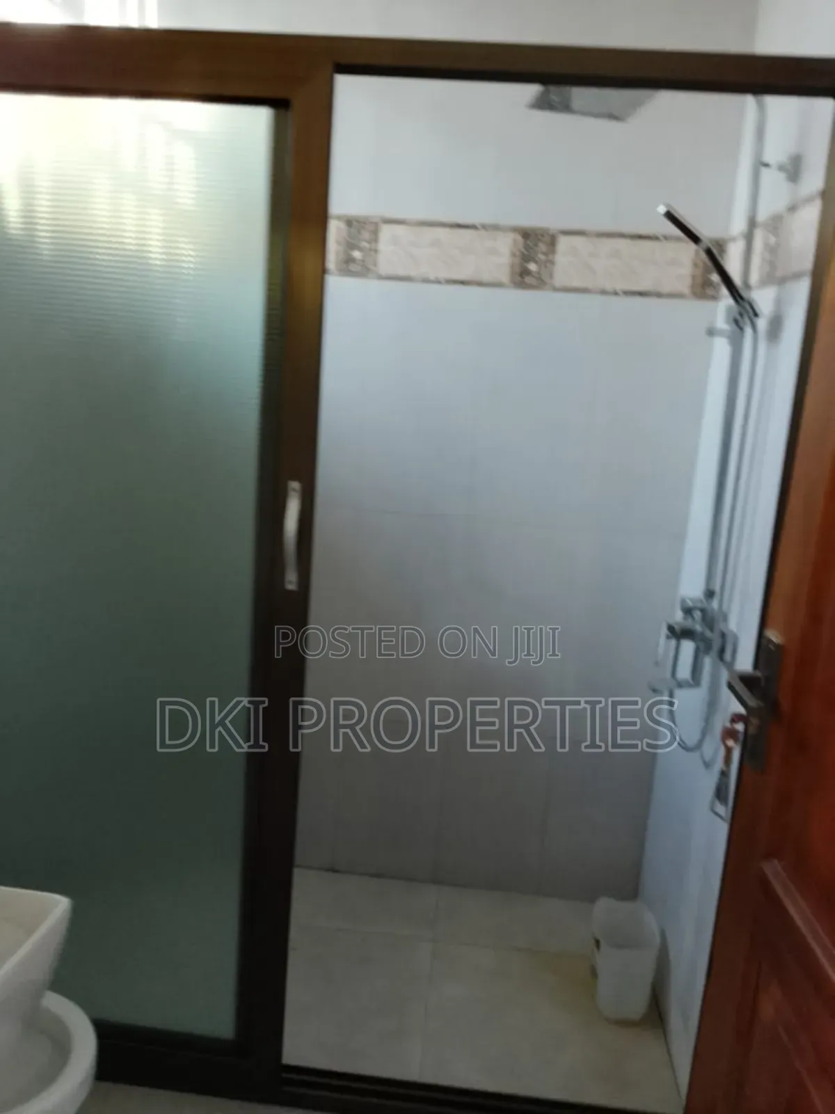 Furnished 5bdrm House in Dki Properties, Appolonia City for rent