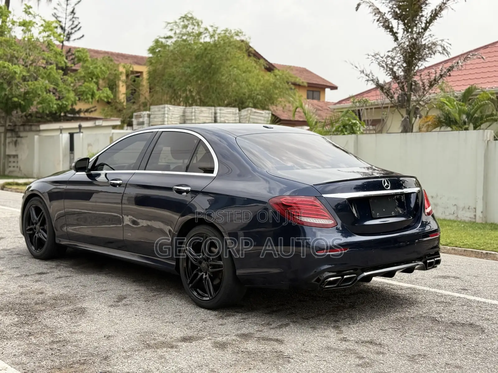 Mercedes-Benz E300 2018 Blue