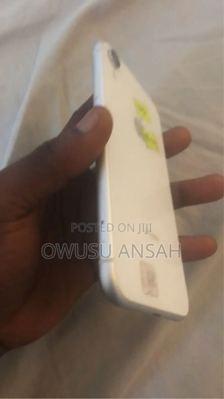 Apple iPhone XR 128 GB White