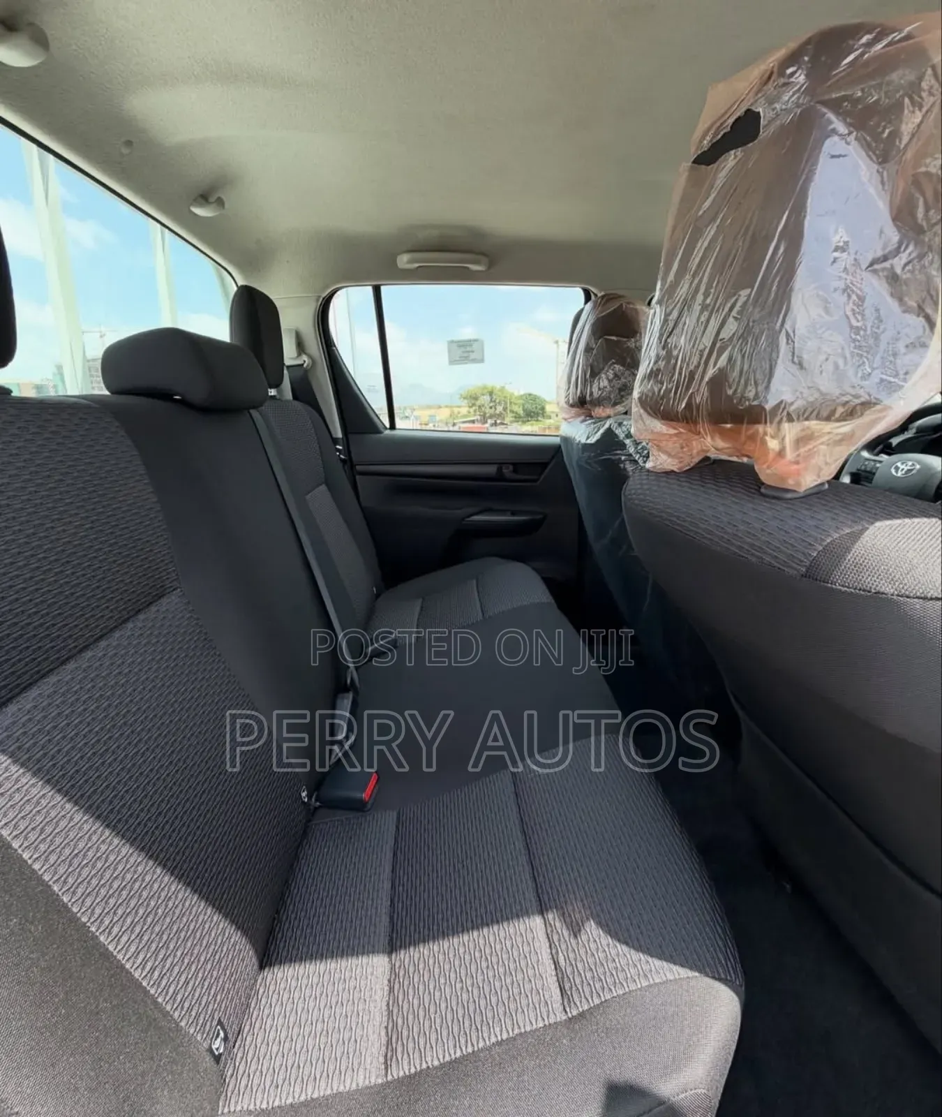 New Toyota Hilux 2023 White