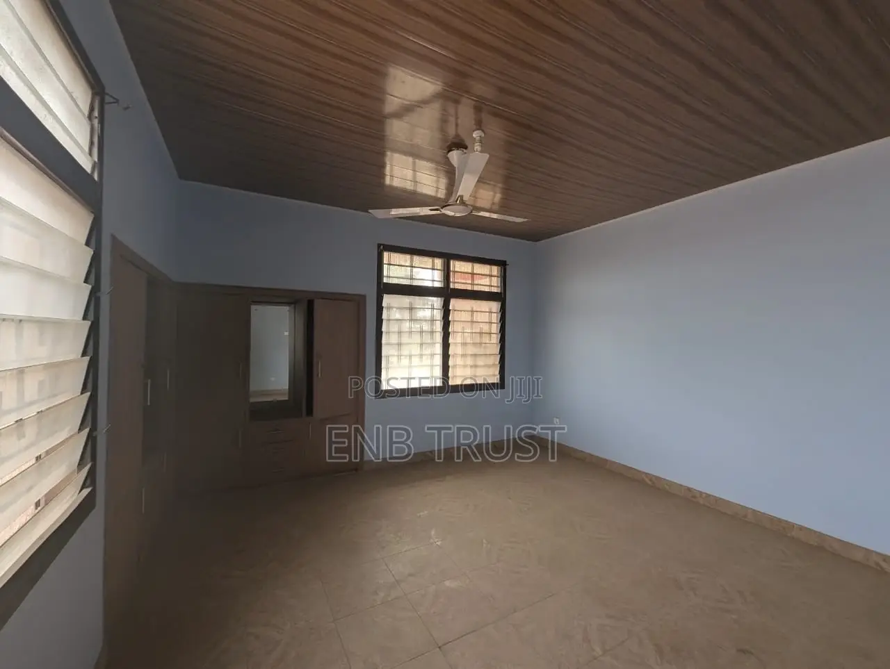 6bdrm Duplex in North Legon for sale