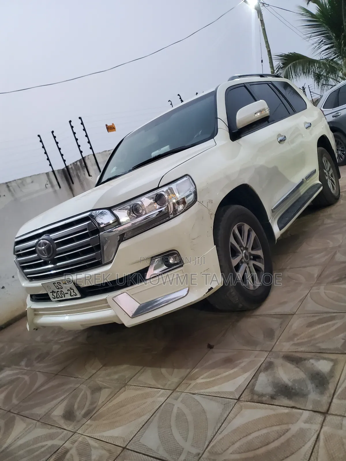 Toyota Land Cruiser 2017 White