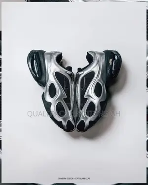 Nike Muse Black and Ash