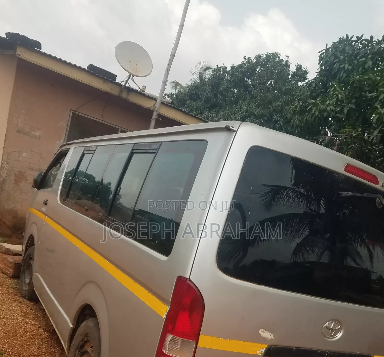 Mini Bus for Hiring