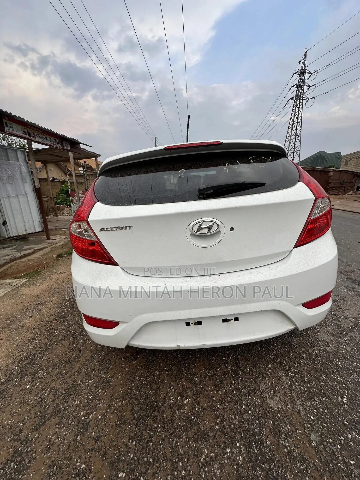 Hyundai Accent SE Hatchback 2017 White