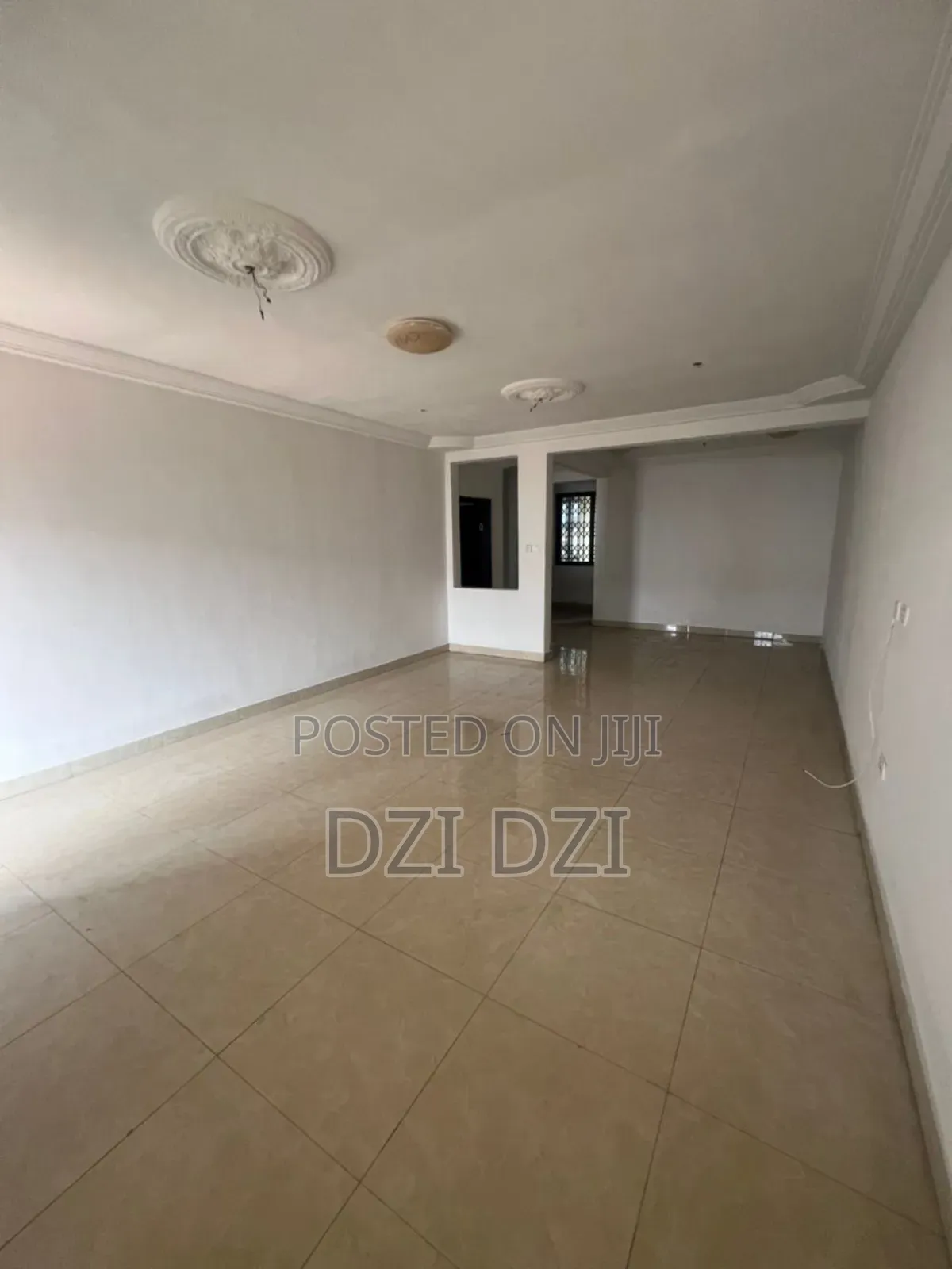 2bdrm Apartment in Community 25, Tema Metropolitan for rent