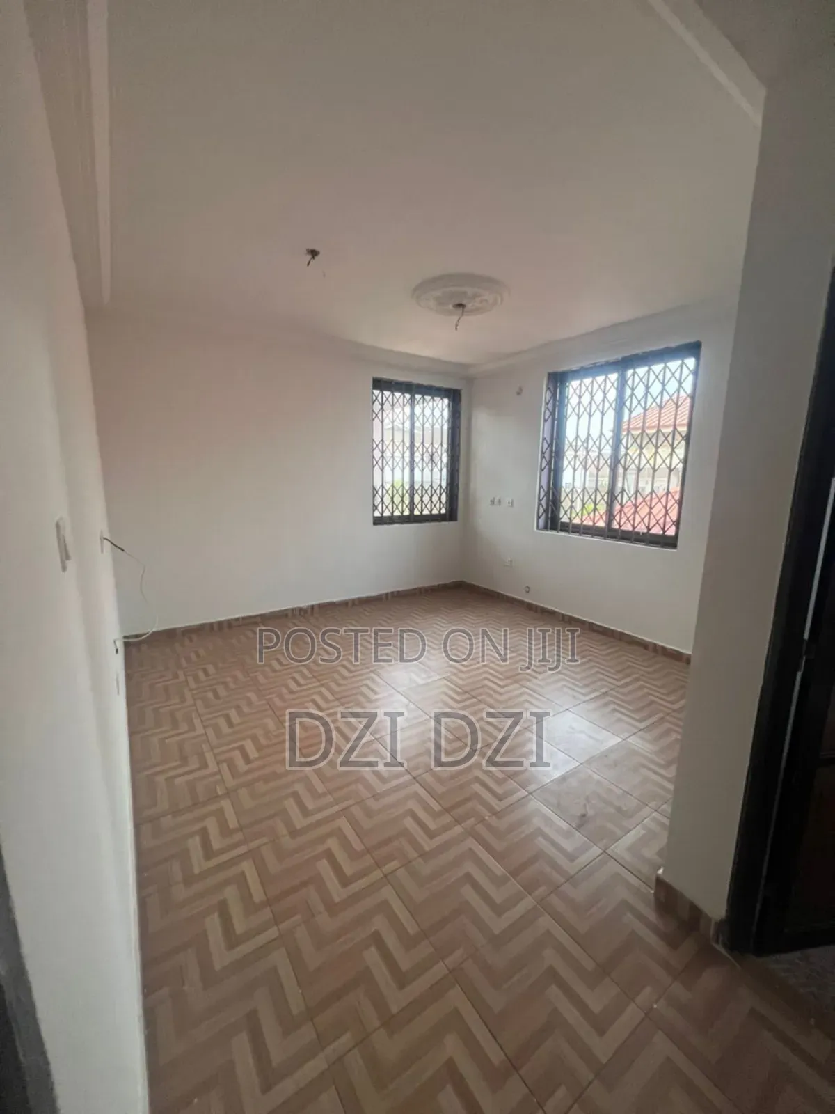 2bdrm Apartment in Community 25, Tema Metropolitan for rent