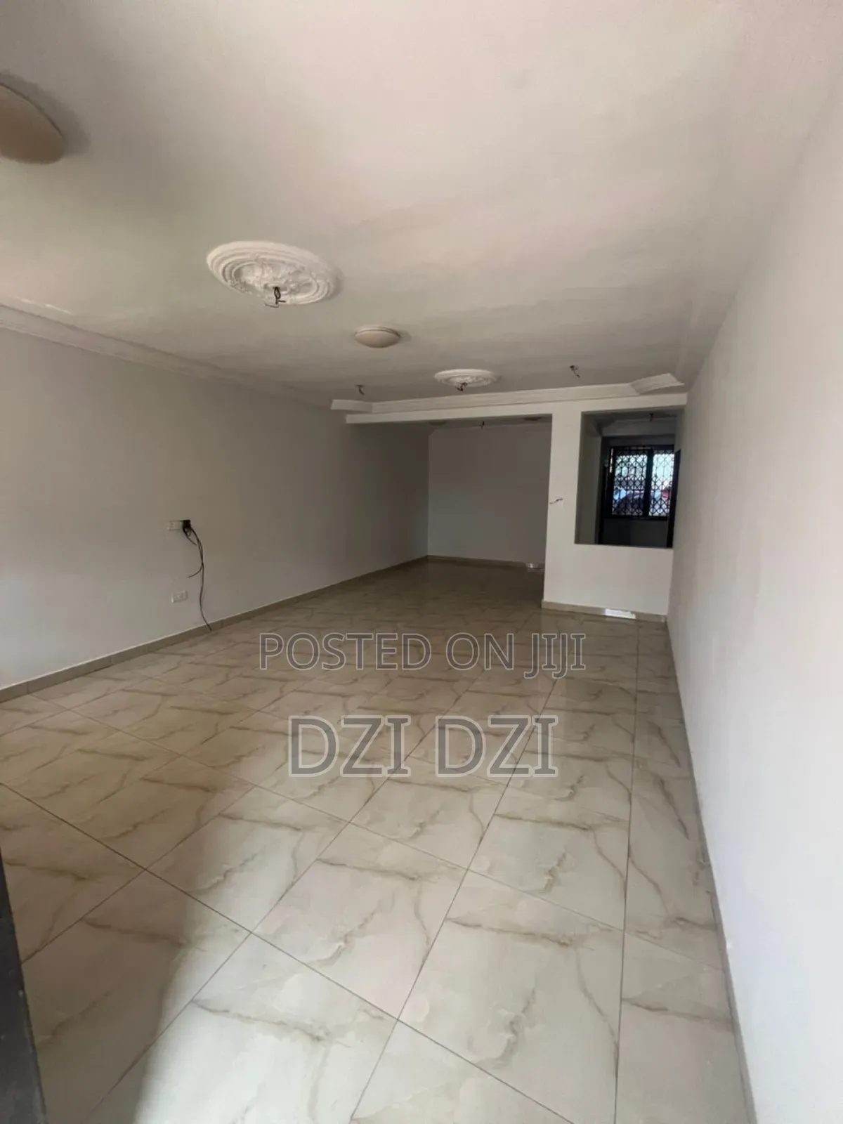 2bdrm Apartment in Community 25, Tema Metropolitan for rent