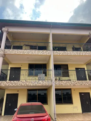 2bdrm Apartment in Community 25, Tema Metropolitan for rent