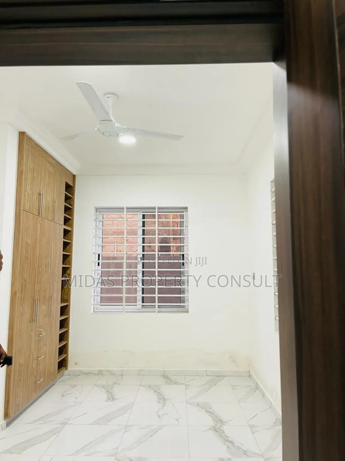 4bdrm House in Lakeside Estates for rent