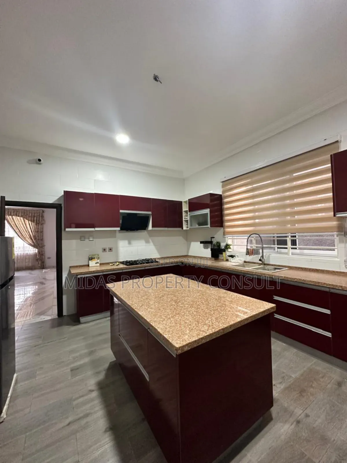4bdrm House in Lakeside Estates for rent