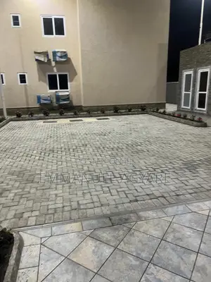 Mini Flat in Lapaz for rent