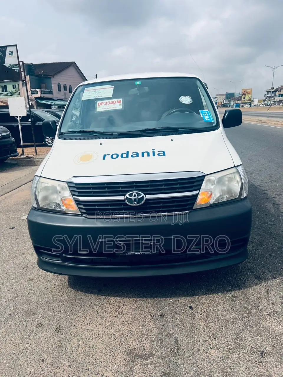 Toyota HiAce 2010 Red