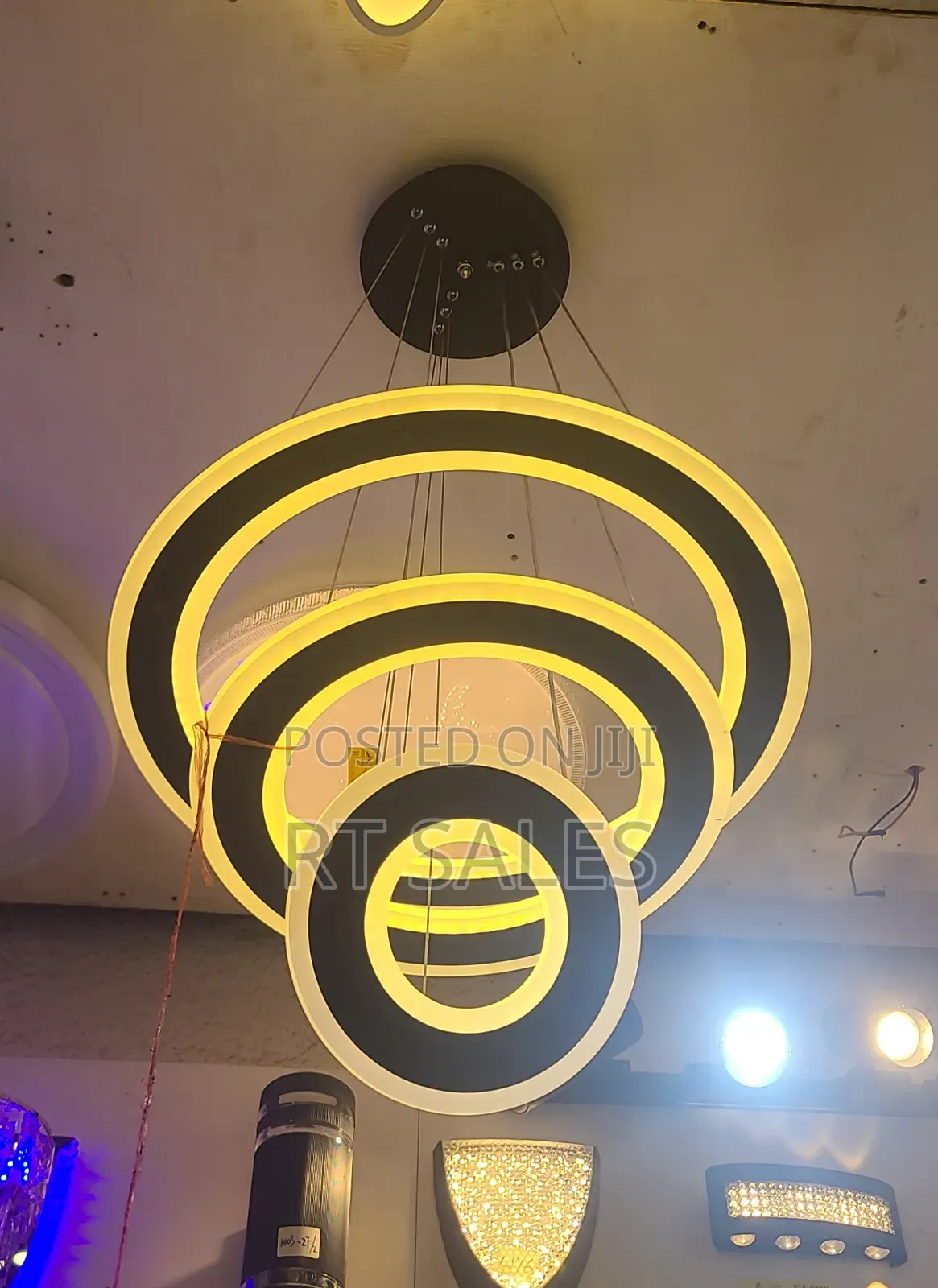 Droping Chandelier Light