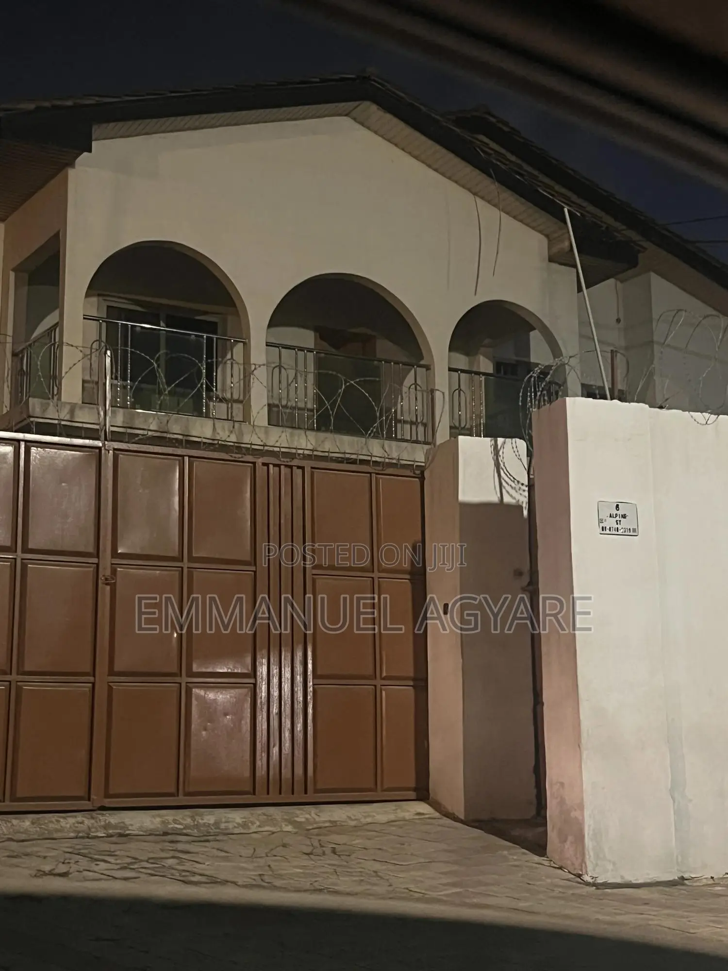 4bdrm Block of Flats in Gifted Hands Estate, CP for rent