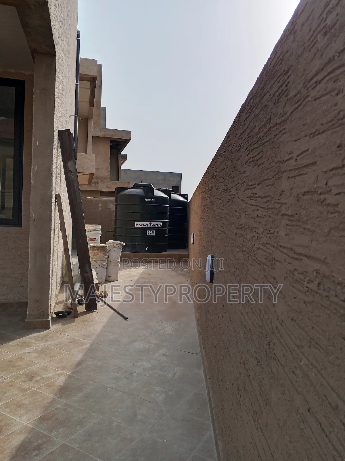 2bdrm Duplex in School Junction for rent