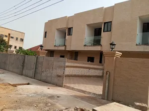 2bdrm Duplex in School Junction for rent