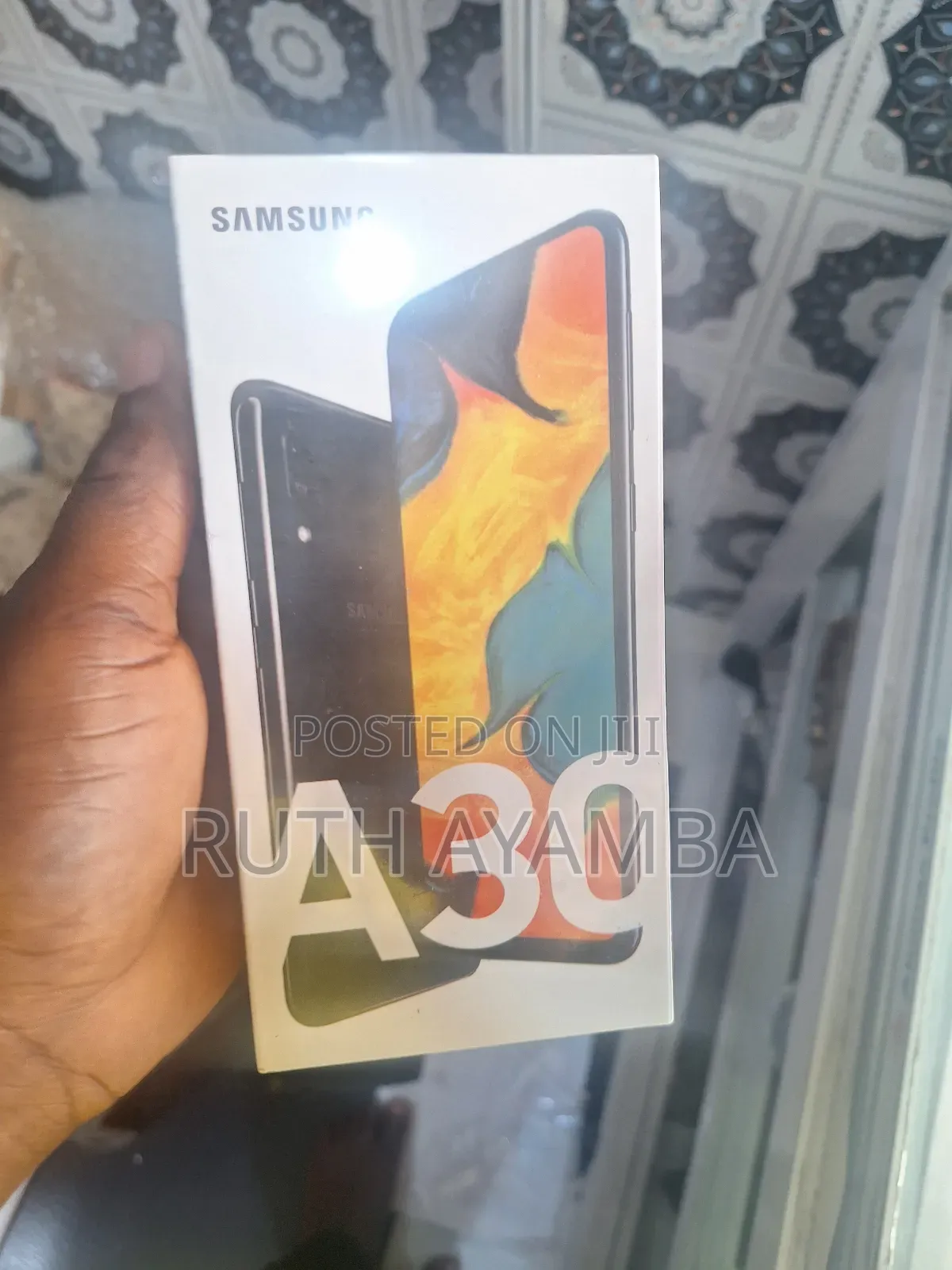 New Samsung Galaxy A30 32 GB Black