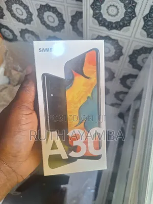 New Samsung Galaxy A30 32 GB Black