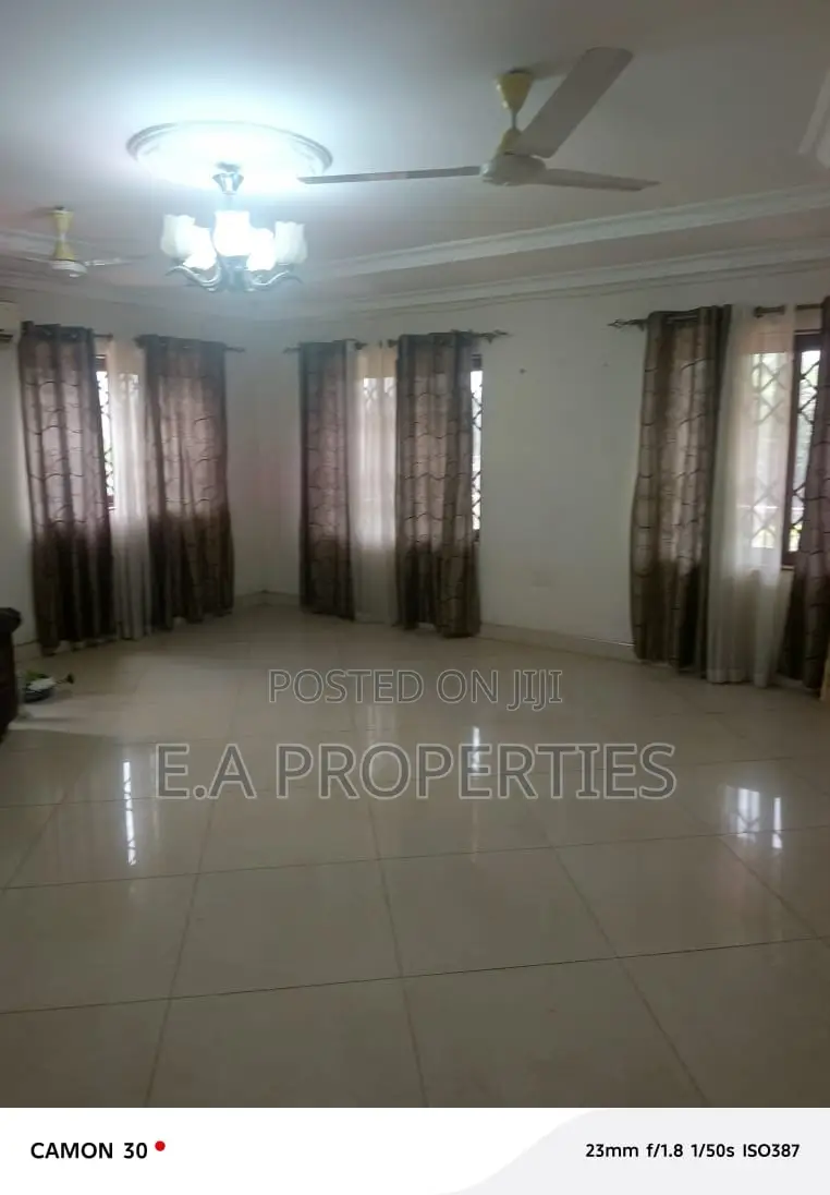 5bdrm House in E A Properties, Valley View Area for rent
