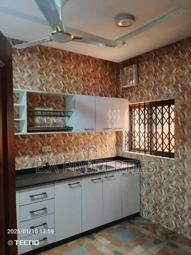 3bdrm House in E A Properties, Frafraha for rent