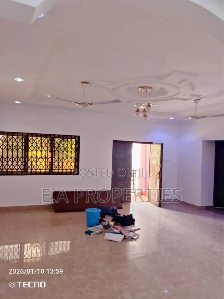 3bdrm House in E A Properties, Frafraha for rent