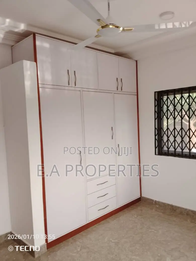 3bdrm House in E A Properties, Frafraha for rent