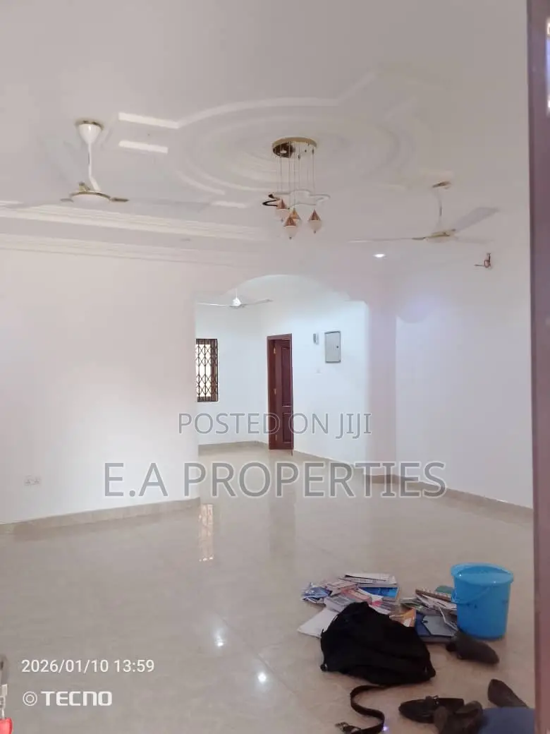 3bdrm House in E A Properties, Frafraha for rent