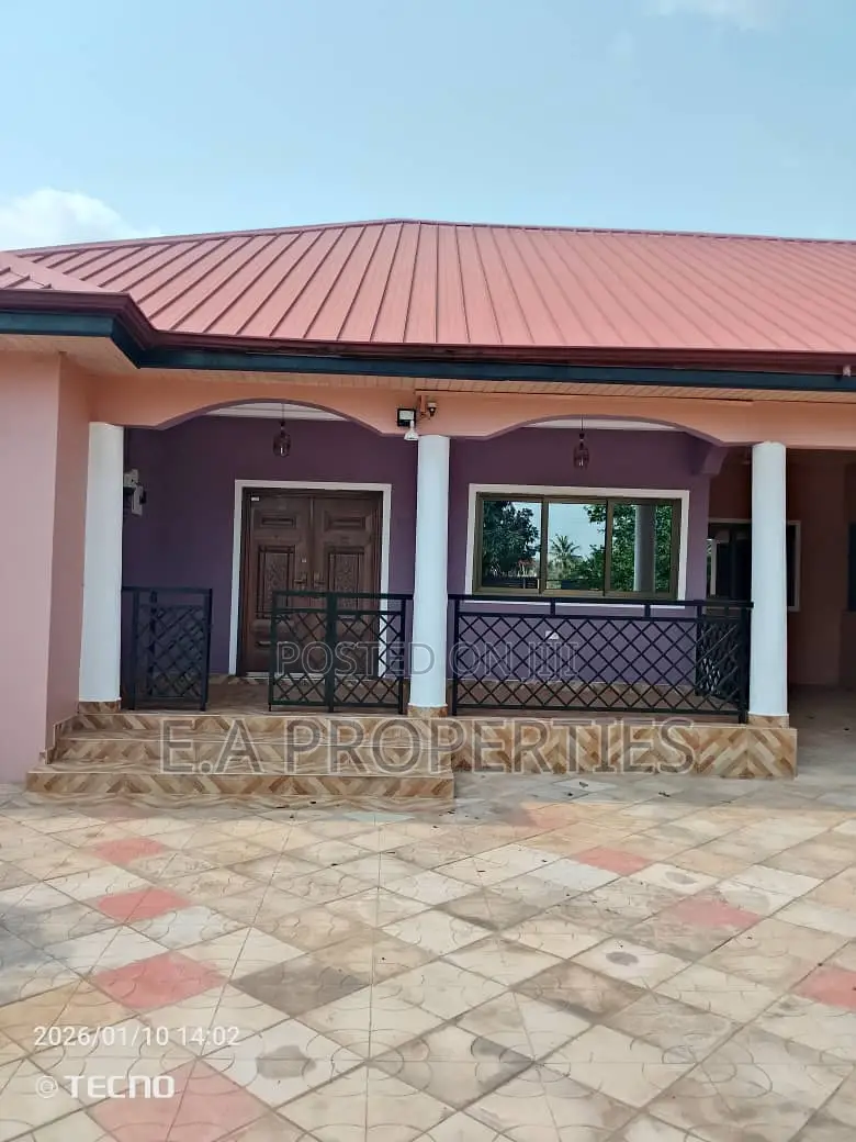 3bdrm House in E A Properties, Frafraha for rent