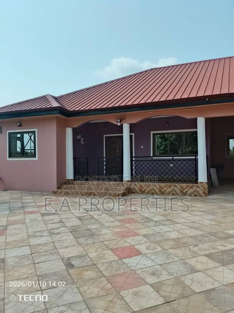 3bdrm House in E A Properties, Frafraha for rent