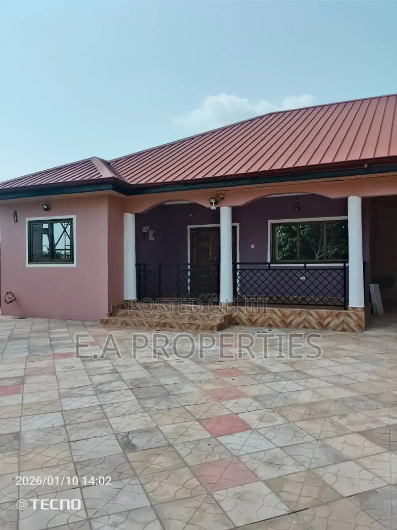 3bdrm House in E A Properties, Frafraha for rent
