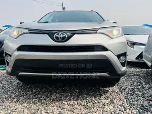 Toyota RAV4 XLE AWD (2.5L 4cyl 6A) 2017