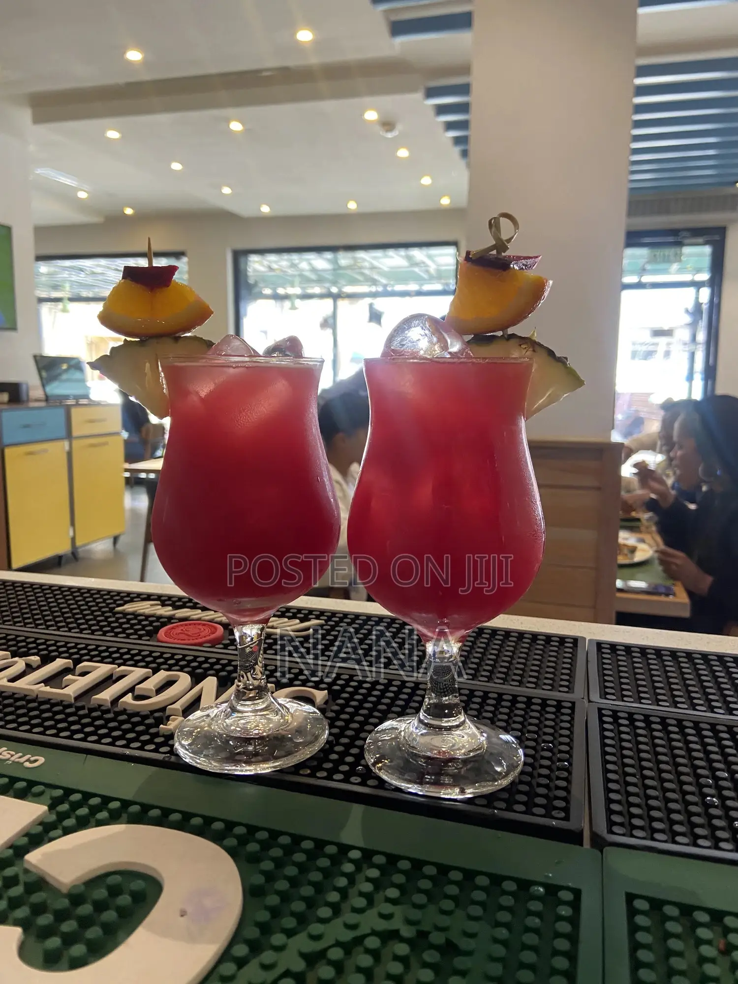 Mixologist (Bar Manager)