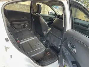 Honda HR-V 4dr SUV (1.5L 4cyl CVT) 2016 White
