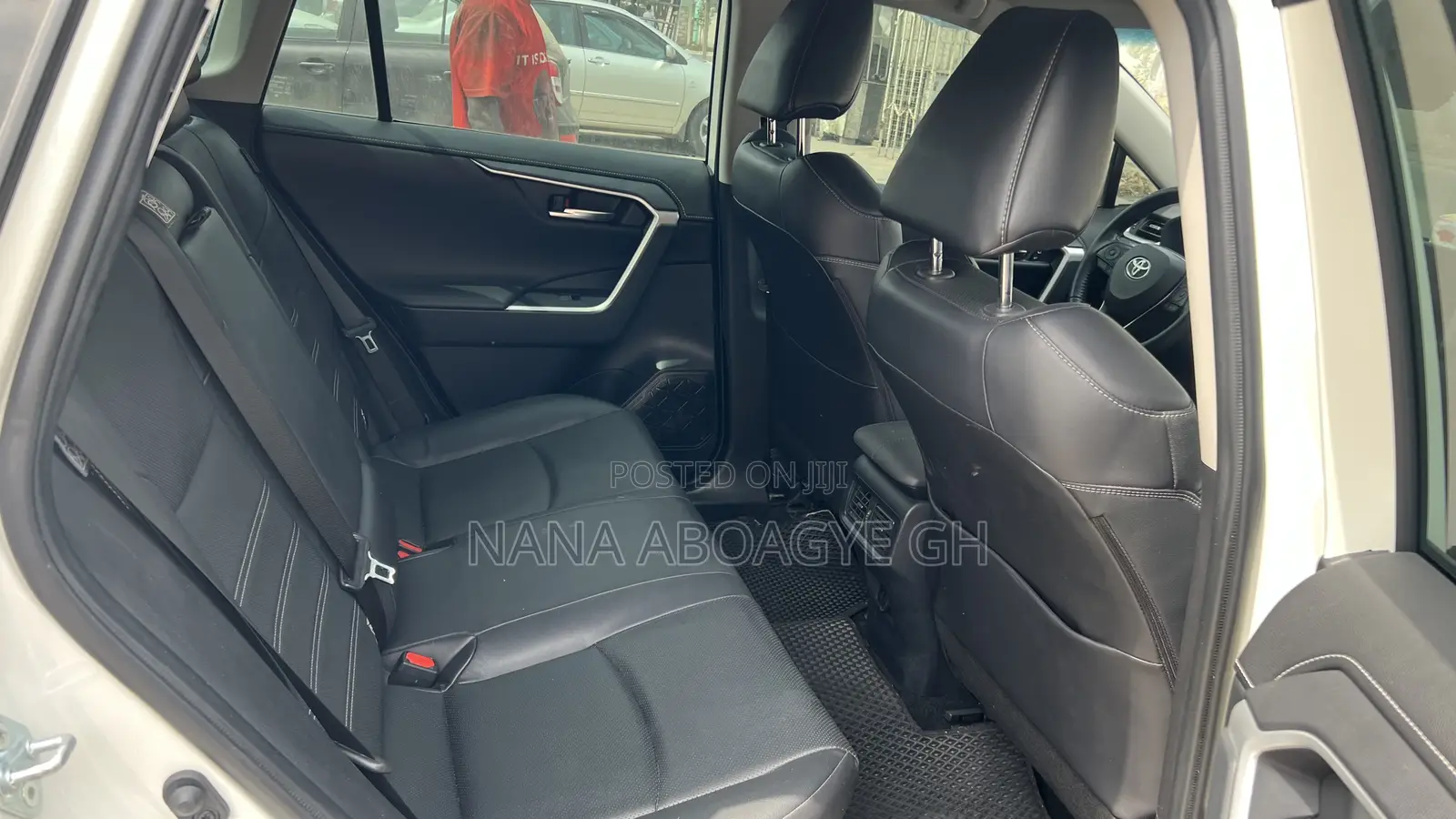 Toyota RAV4 2021 White