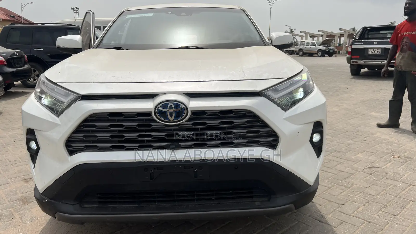 Toyota RAV4 2021 White