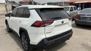 Toyota RAV4 2021 White