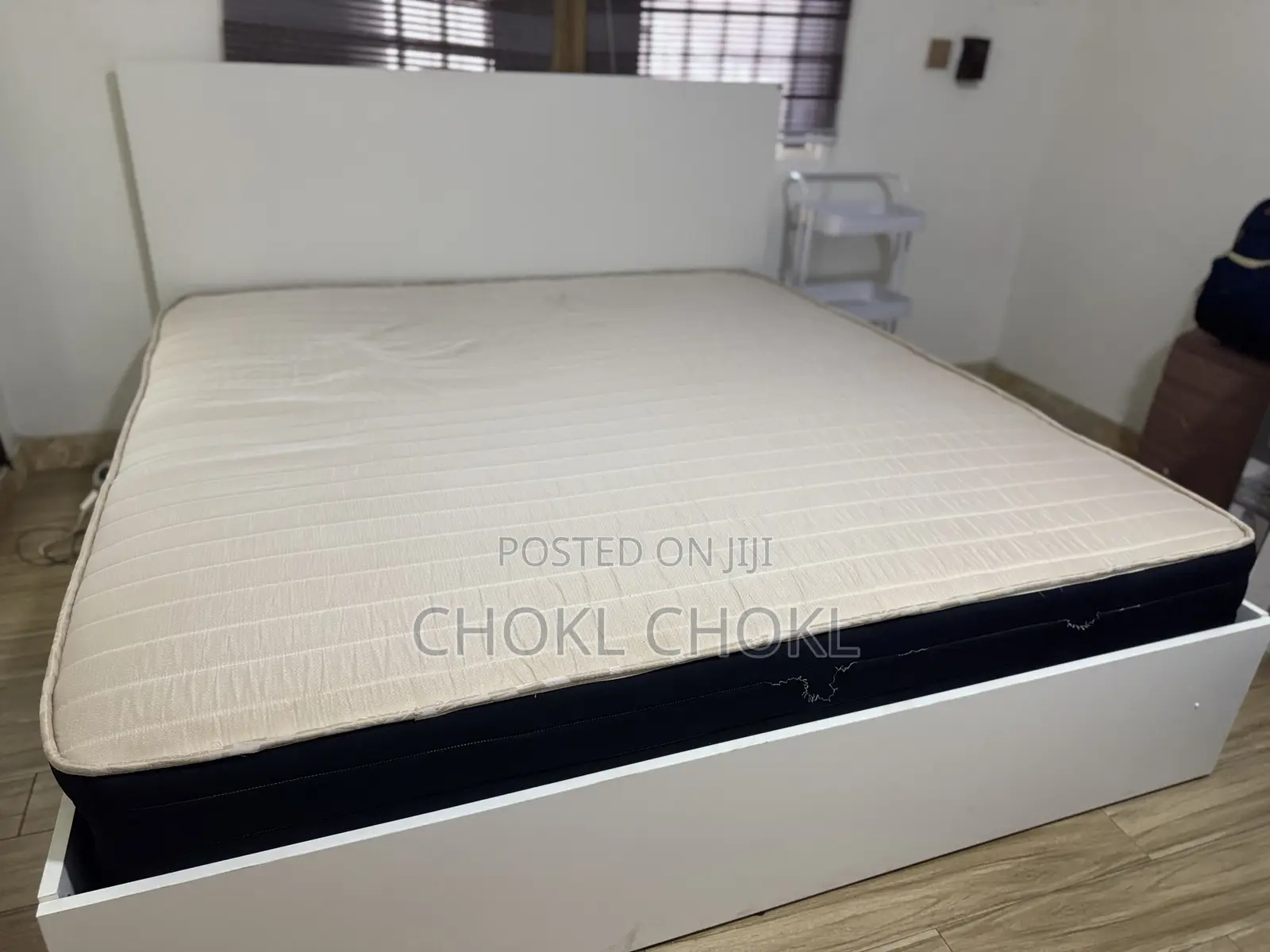 Queen Size Bed And Matress