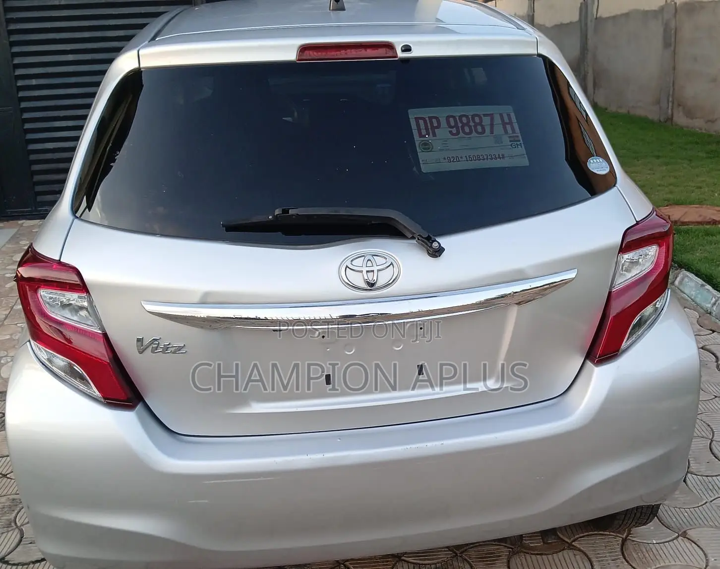 Toyota Vitz 1.3 AWD 3dr 2015 Gray