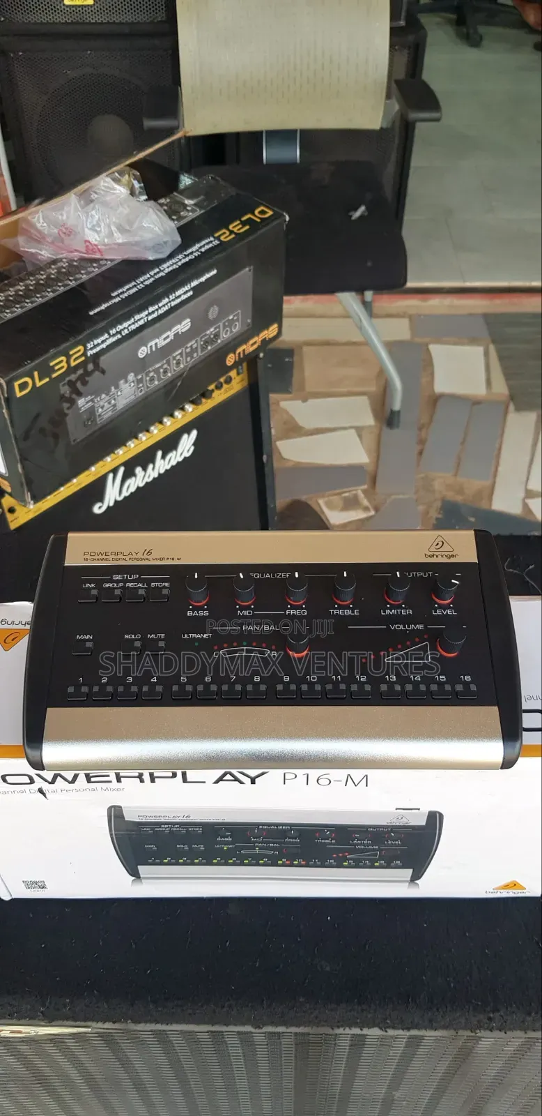 Behringer Power Play P16-M in Ear Amplifier
