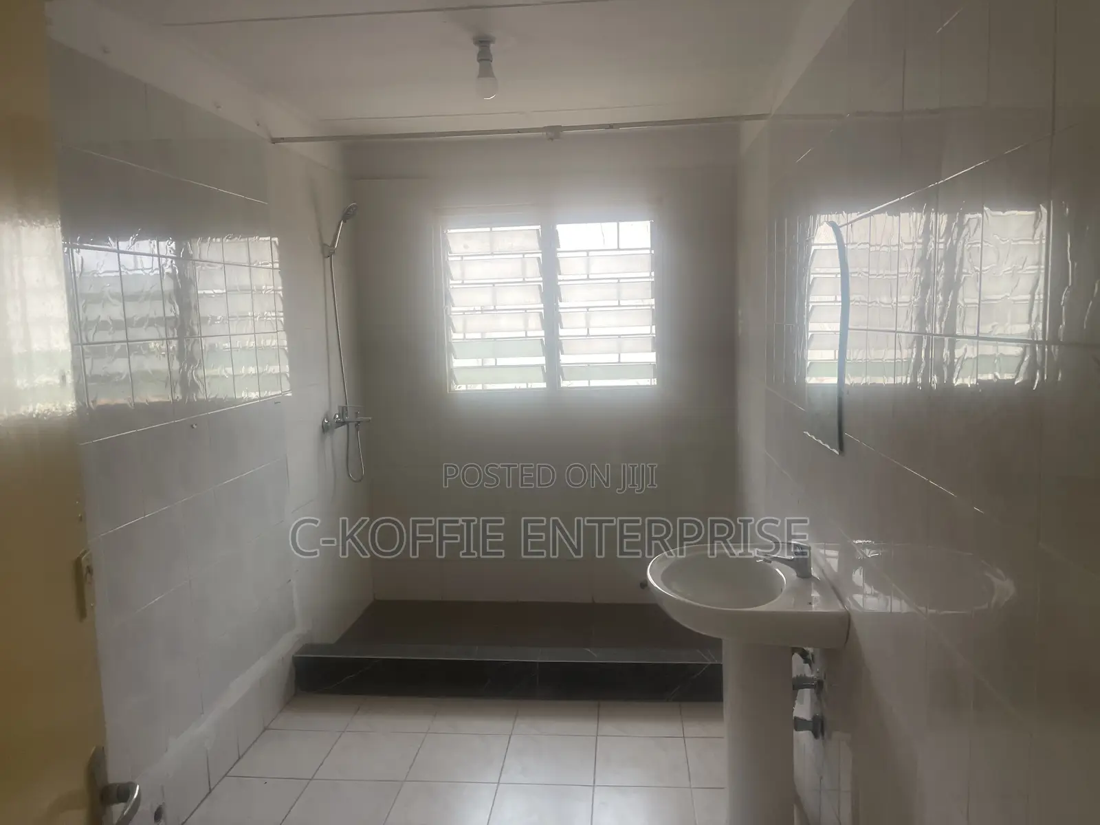 8bdrm Apartment in Tesano for rent