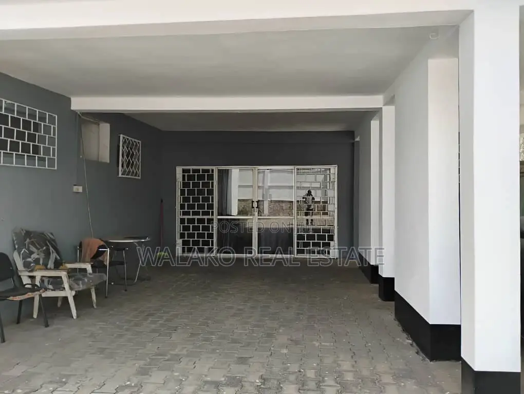 6bdrm House in Tesano for rent