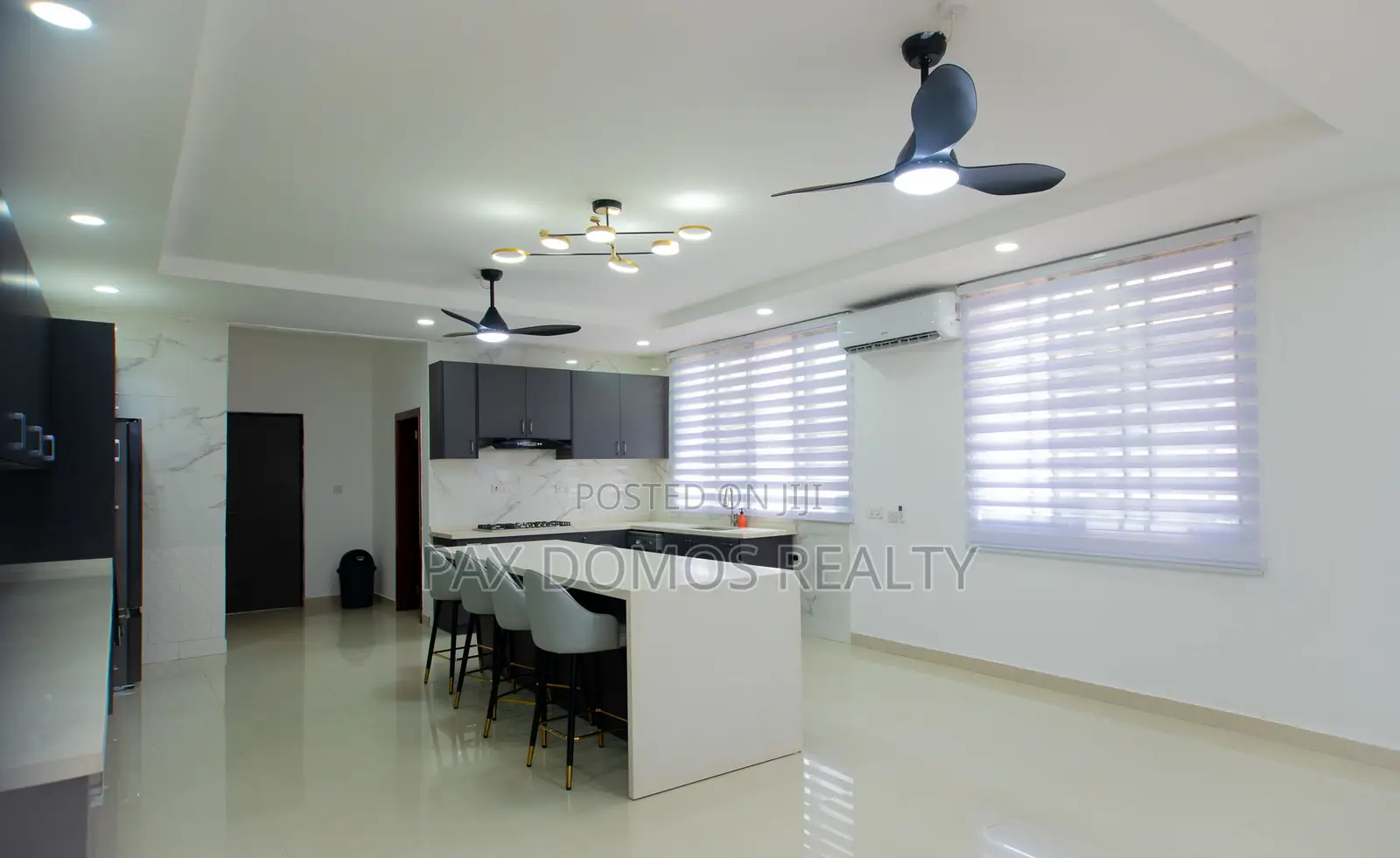 Furnished 4bdrm House in Tema Com 25 - Airbnb for rent