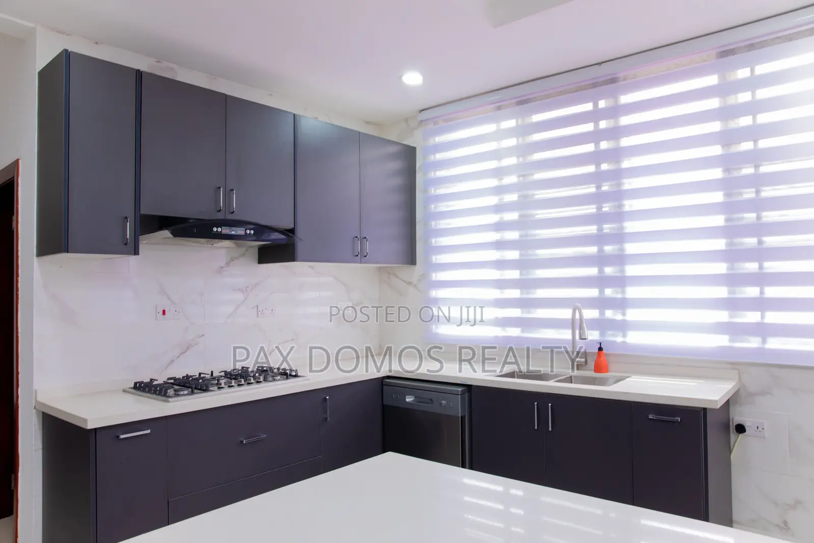 Furnished 4bdrm House in Tema Com 25 - Airbnb for rent