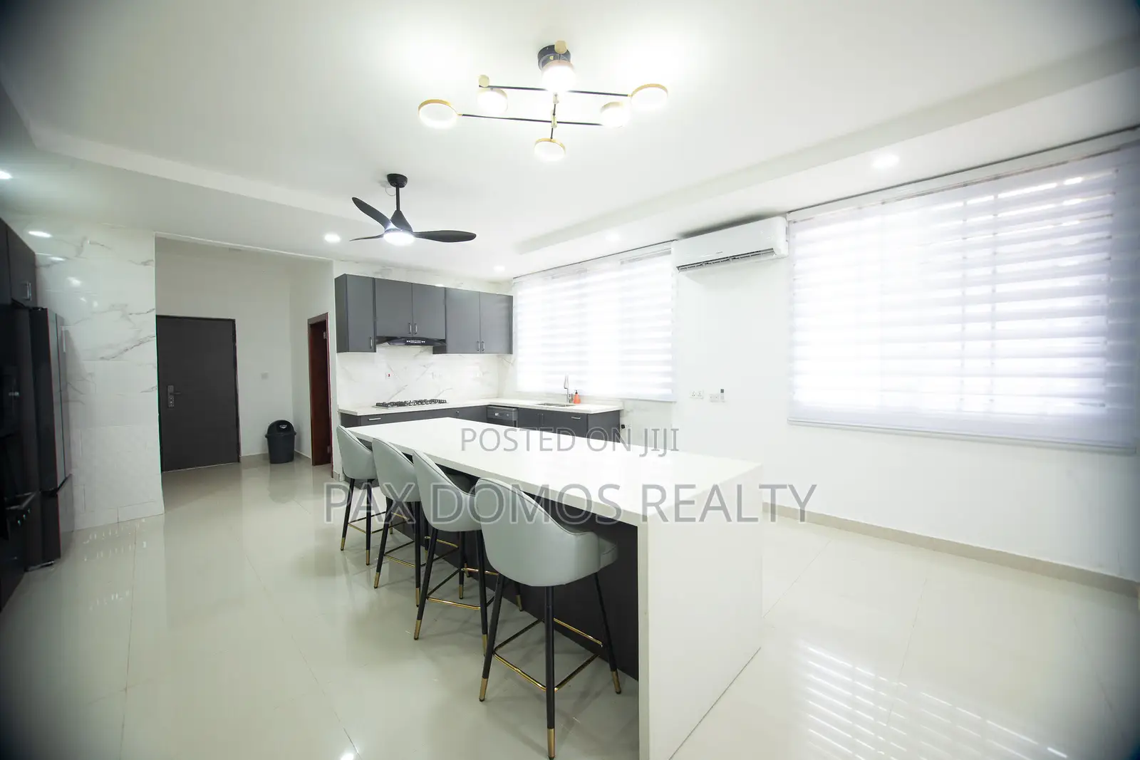 Furnished 4bdrm House in Tema Com 25 - Airbnb for rent