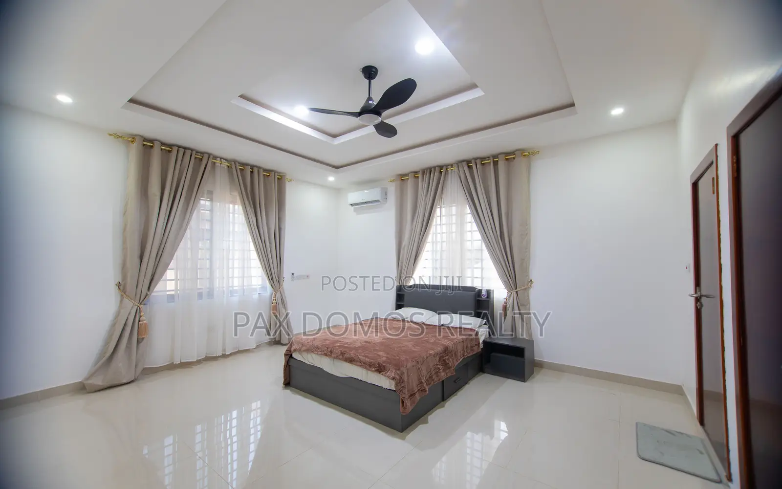 Furnished 4bdrm House in Tema Com 25 - Airbnb for rent