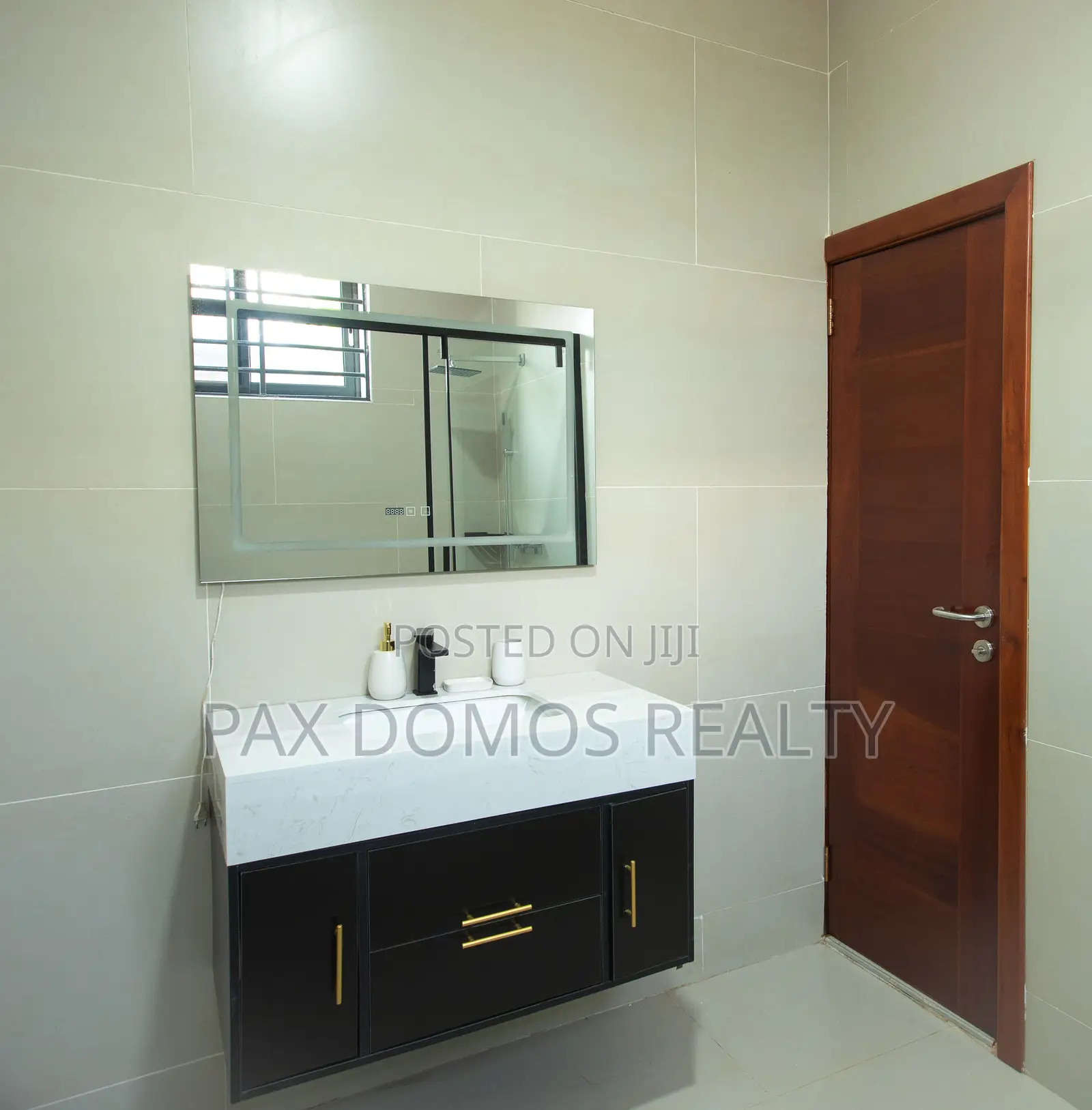 Furnished 4bdrm House in Tema Com 25 - Airbnb for rent