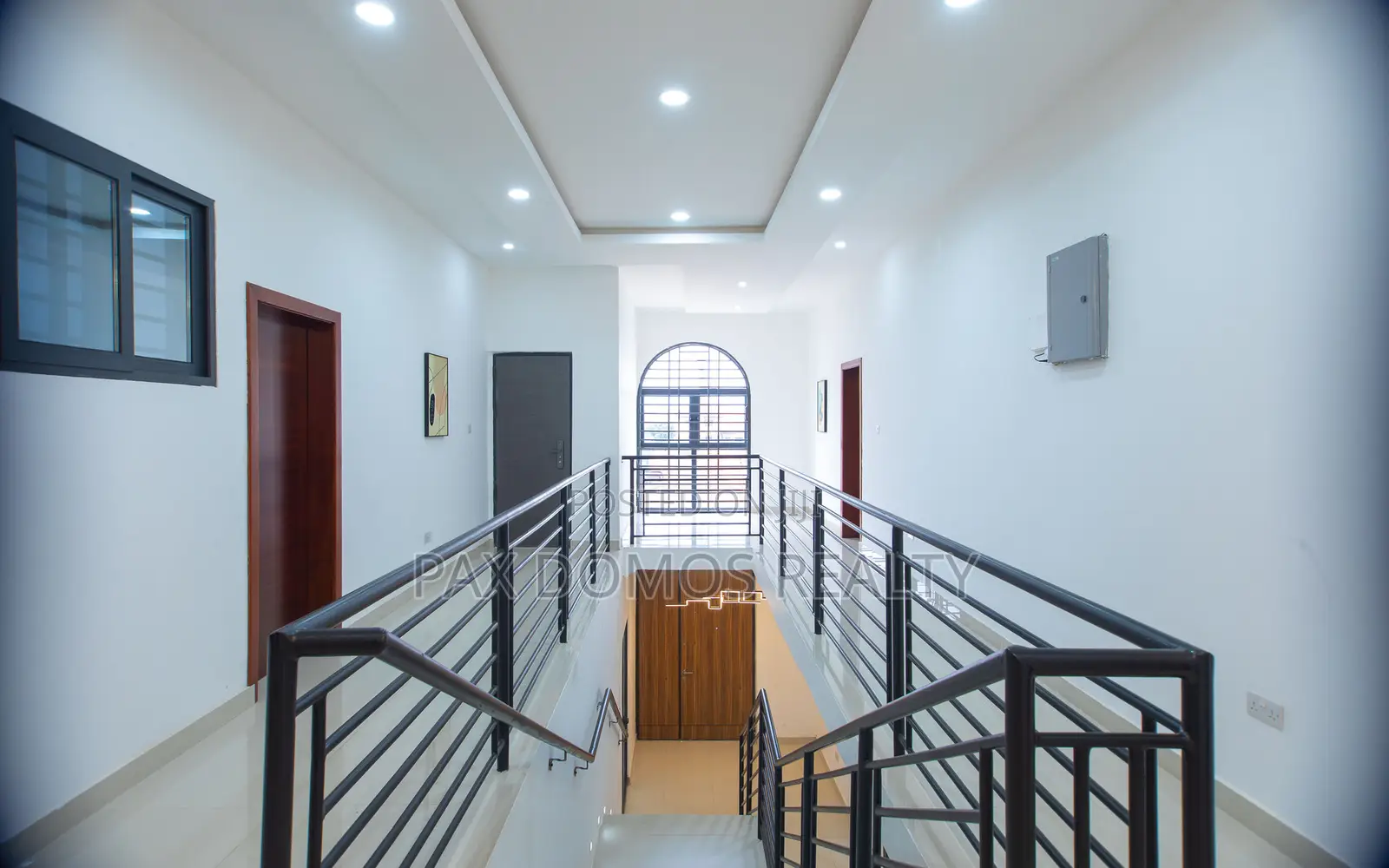 Furnished 4bdrm House in Tema Com 25 - Airbnb for rent