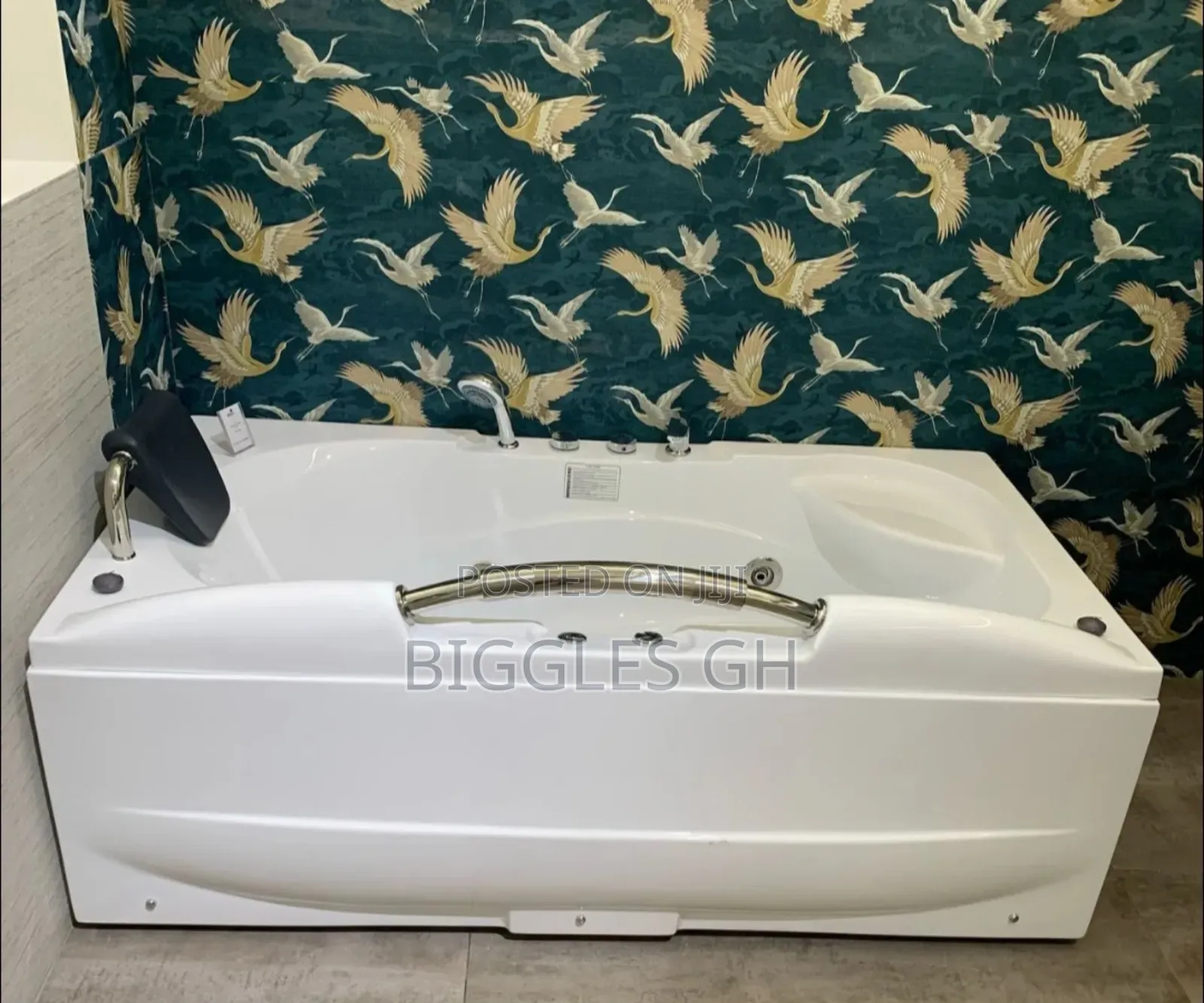 Jacuzzi Bathtub With Massager- Straight