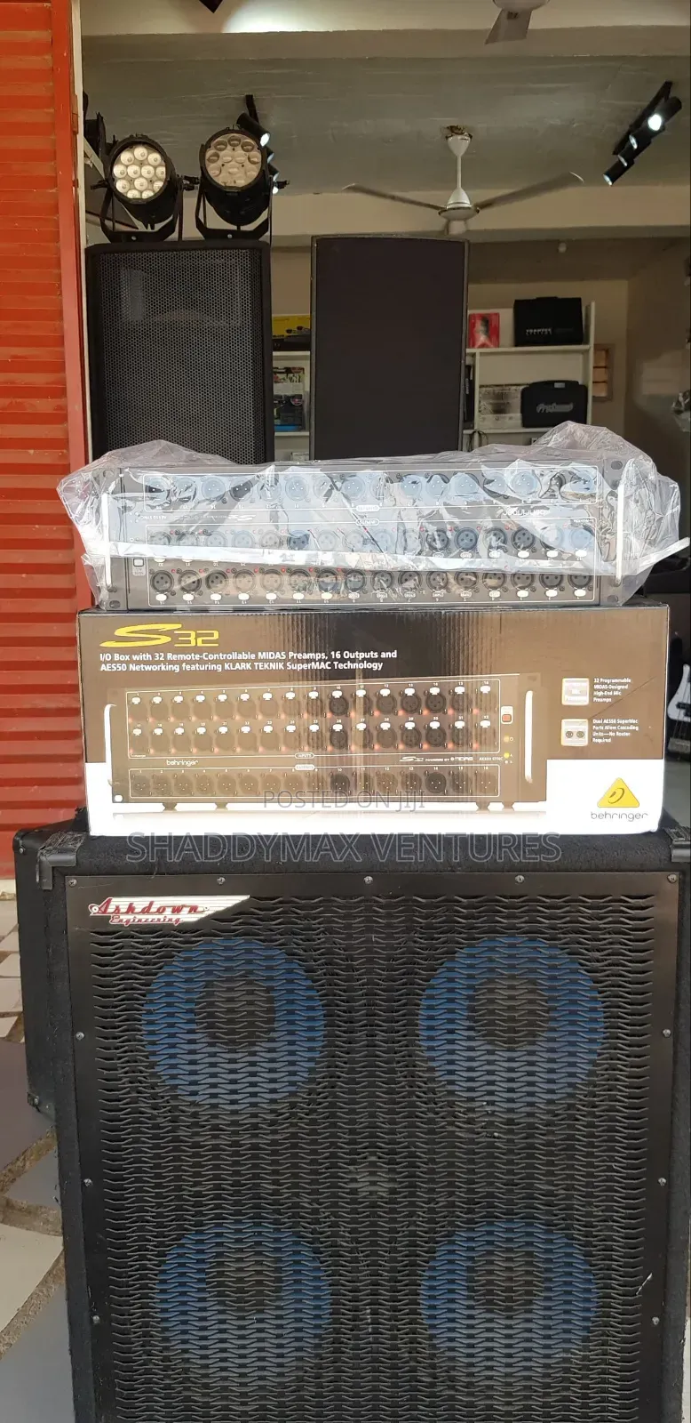 Behringer S32 Stage Box